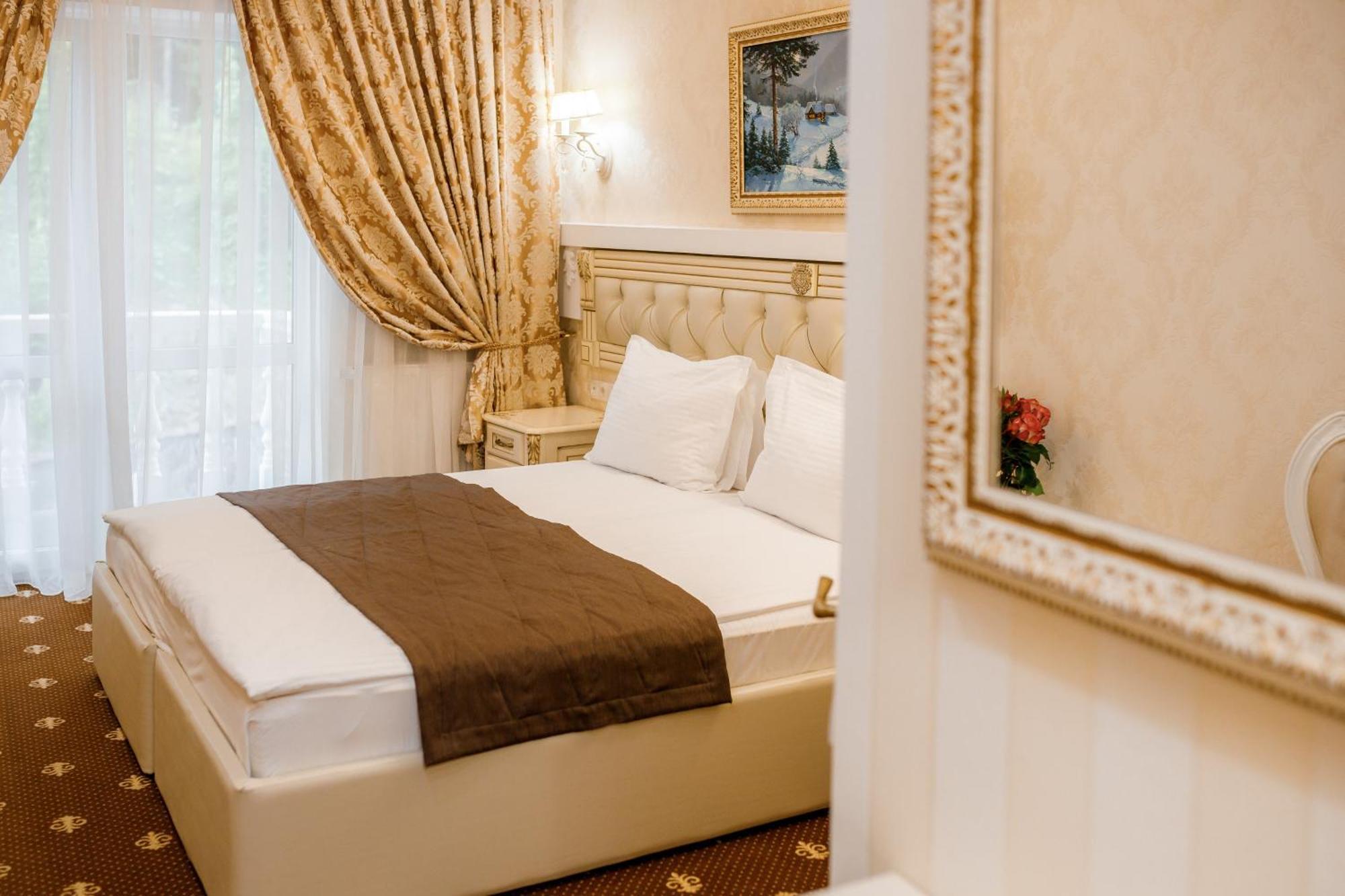 Chevalier Hotel & Spa บูโคเวล ภายนอก รูปภาพ