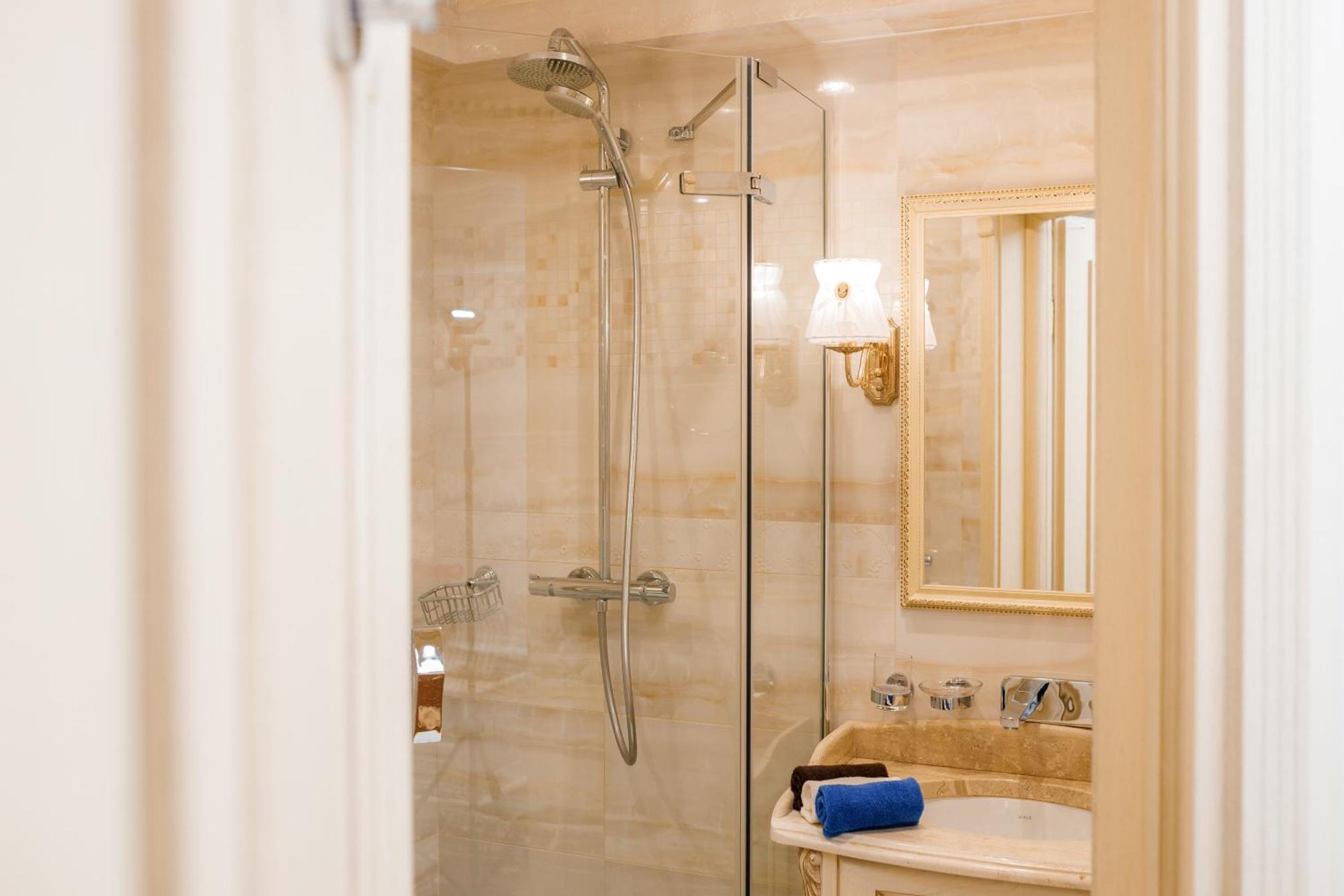 Chevalier Hotel & Spa บูโคเวล ภายนอก รูปภาพ