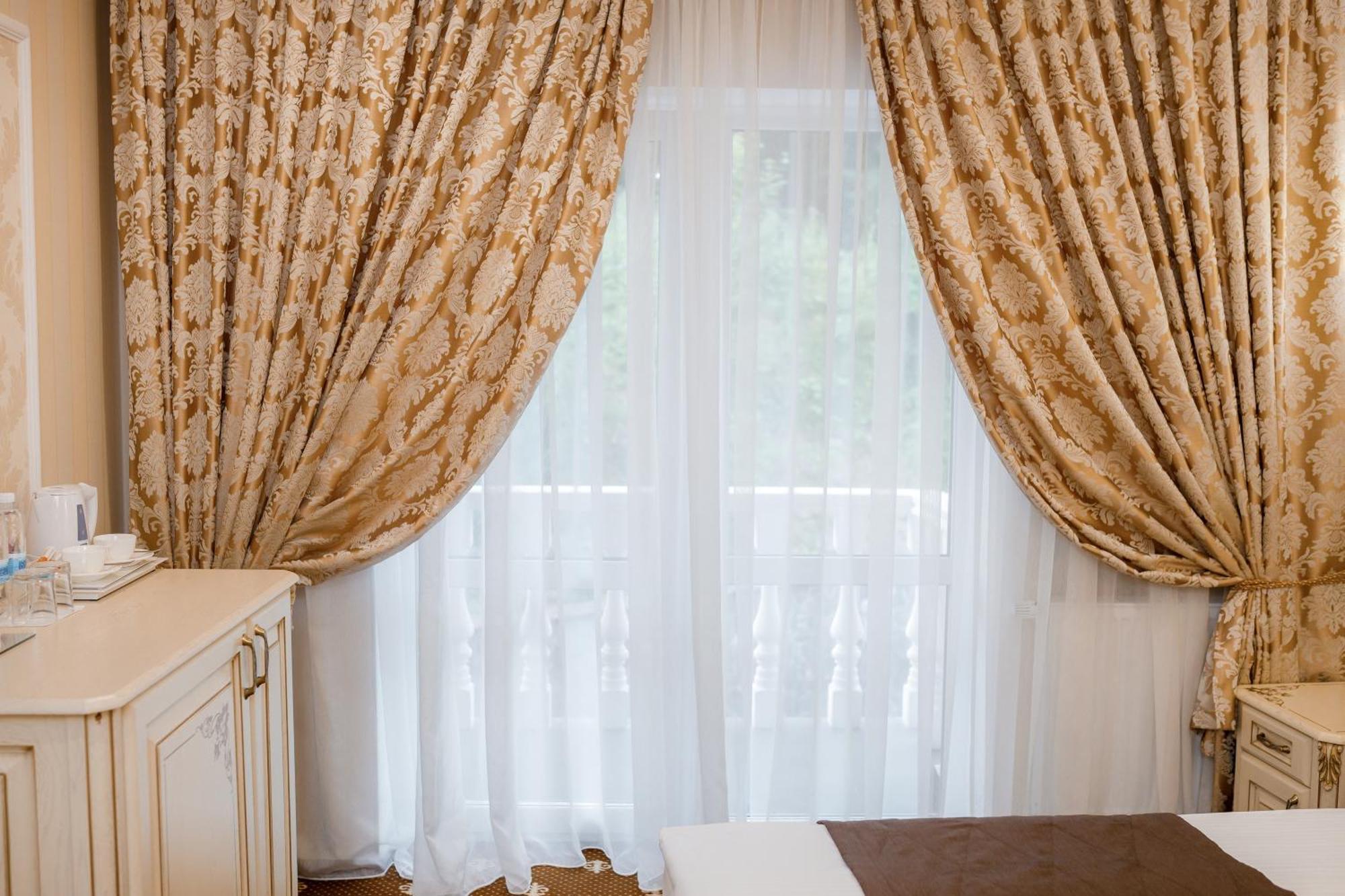 Chevalier Hotel & Spa บูโคเวล ภายนอก รูปภาพ