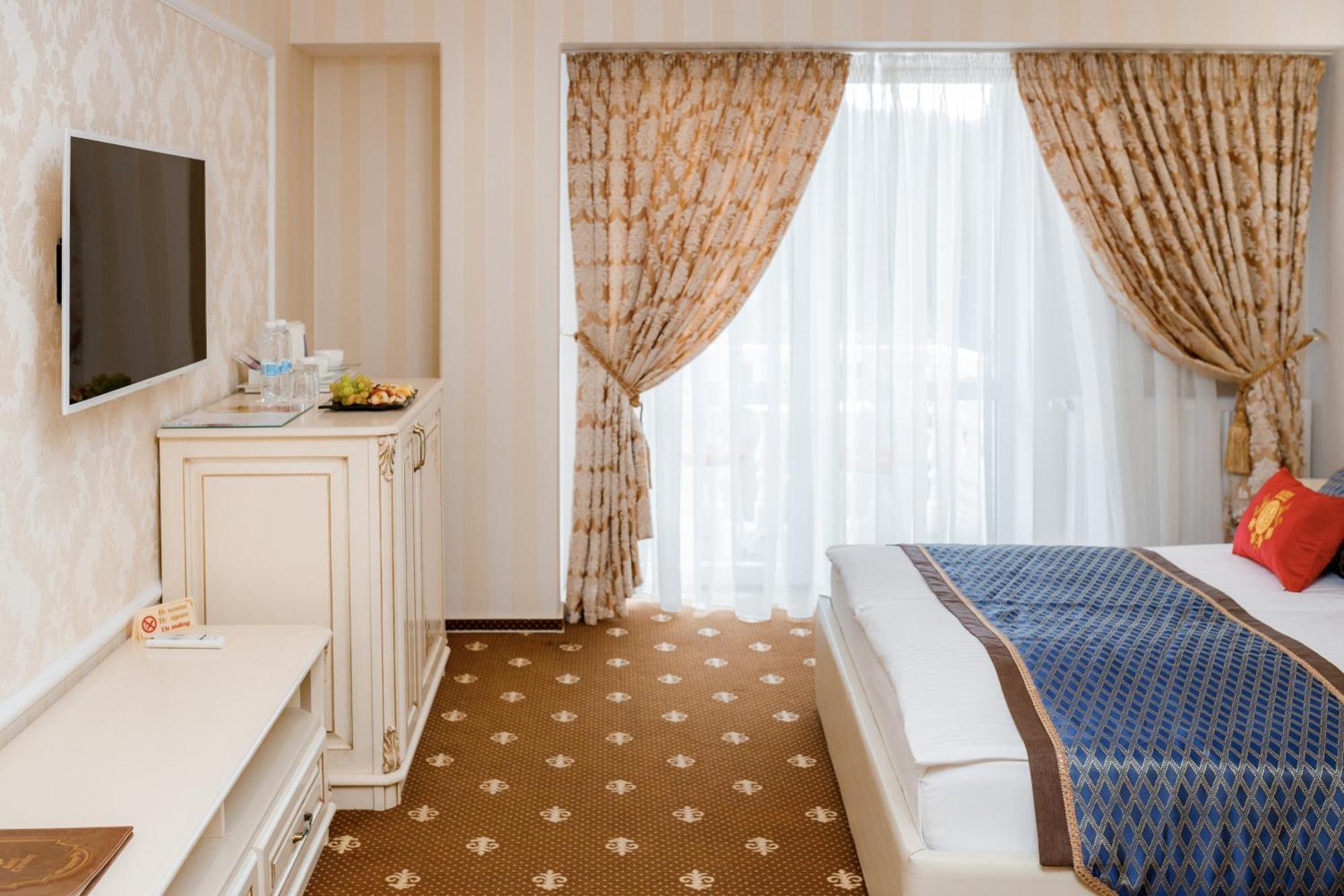 Chevalier Hotel & Spa บูโคเวล ภายนอก รูปภาพ