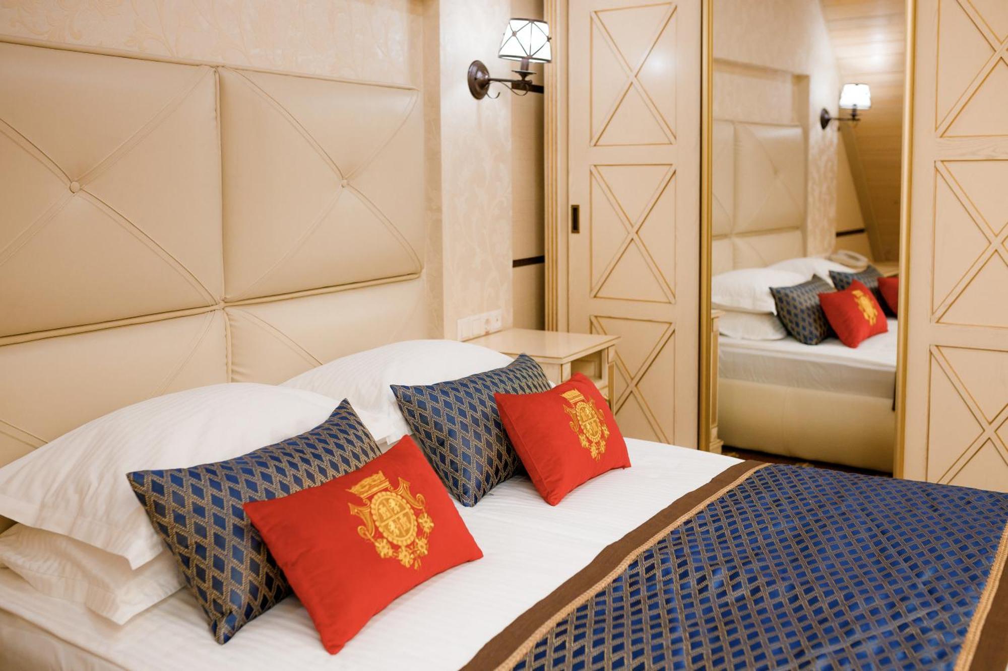 Chevalier Hotel & Spa บูโคเวล ภายนอก รูปภาพ