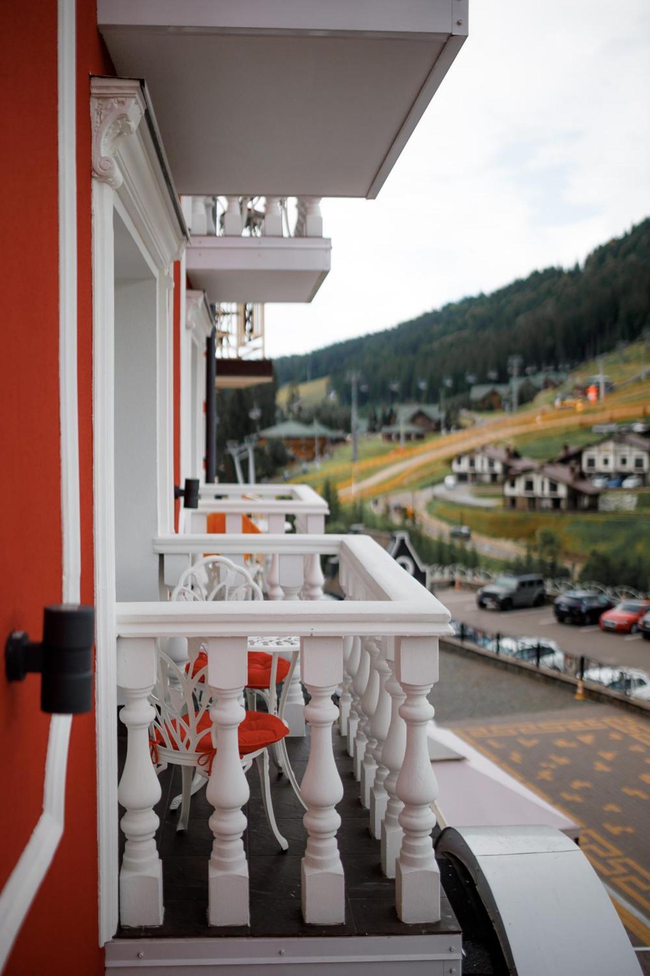 Chevalier Hotel & Spa บูโคเวล ภายนอก รูปภาพ